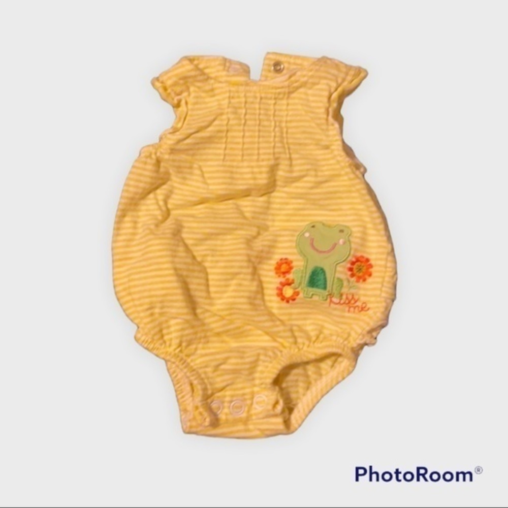 Kiss me frog romper 092